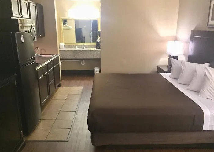Hotel Suburban Extended